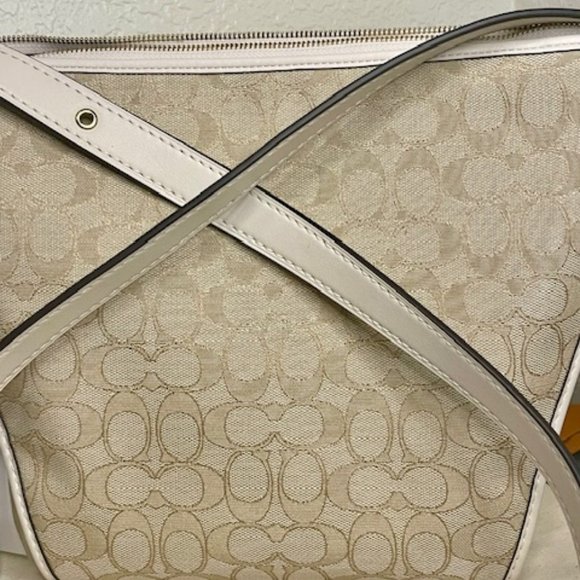 Coach Purse Bag Light Khaki Chalk Small Dufflette NWTs SIG Classic Beauty - Picture 8 of 12